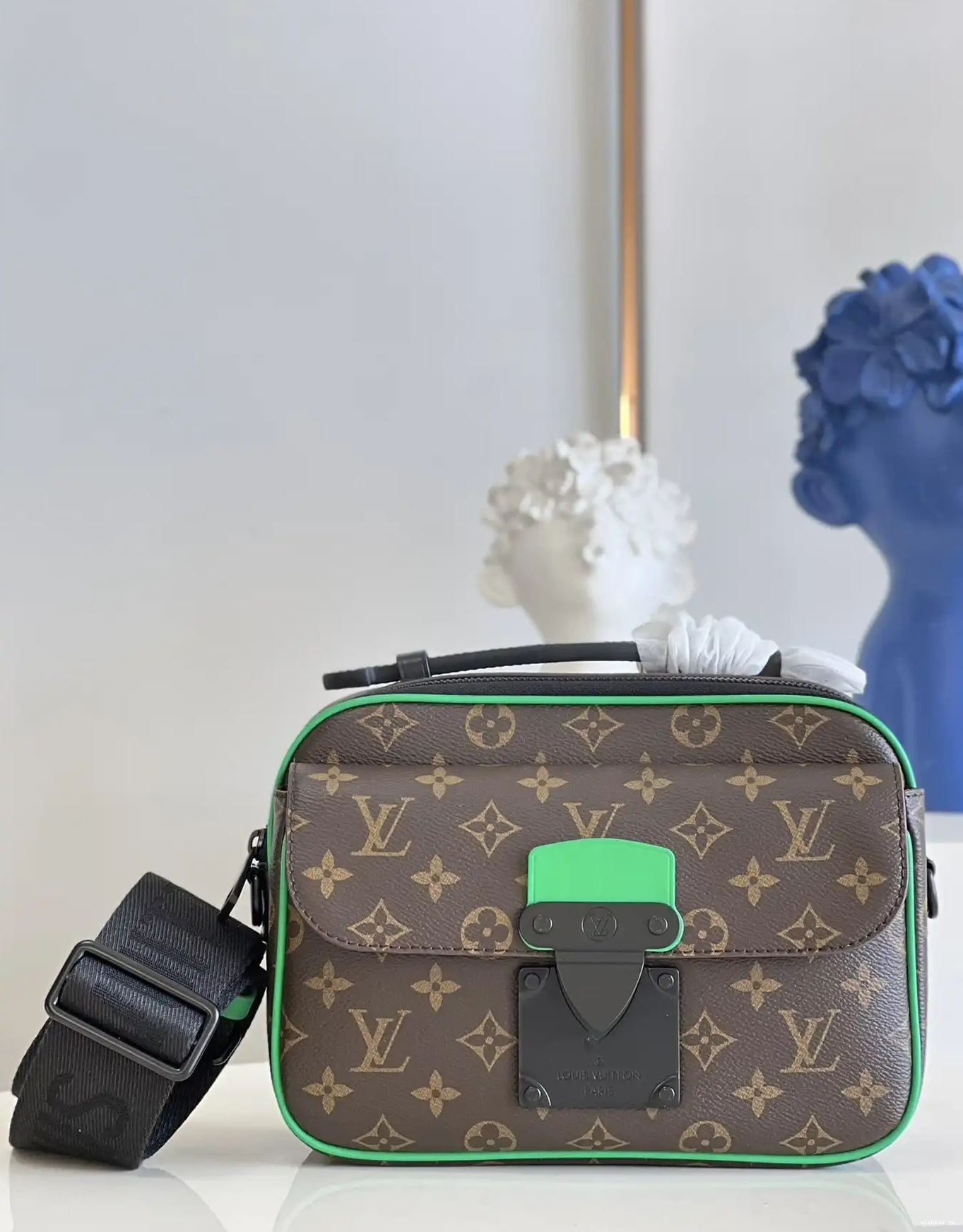WIS LOCK S MESSENGER LOUIS VUITTON 0630
